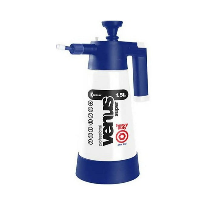 Pulvérisateur alcalin 1,5 L EcoClean® — application du dégraissant sur matériel agricole et TP