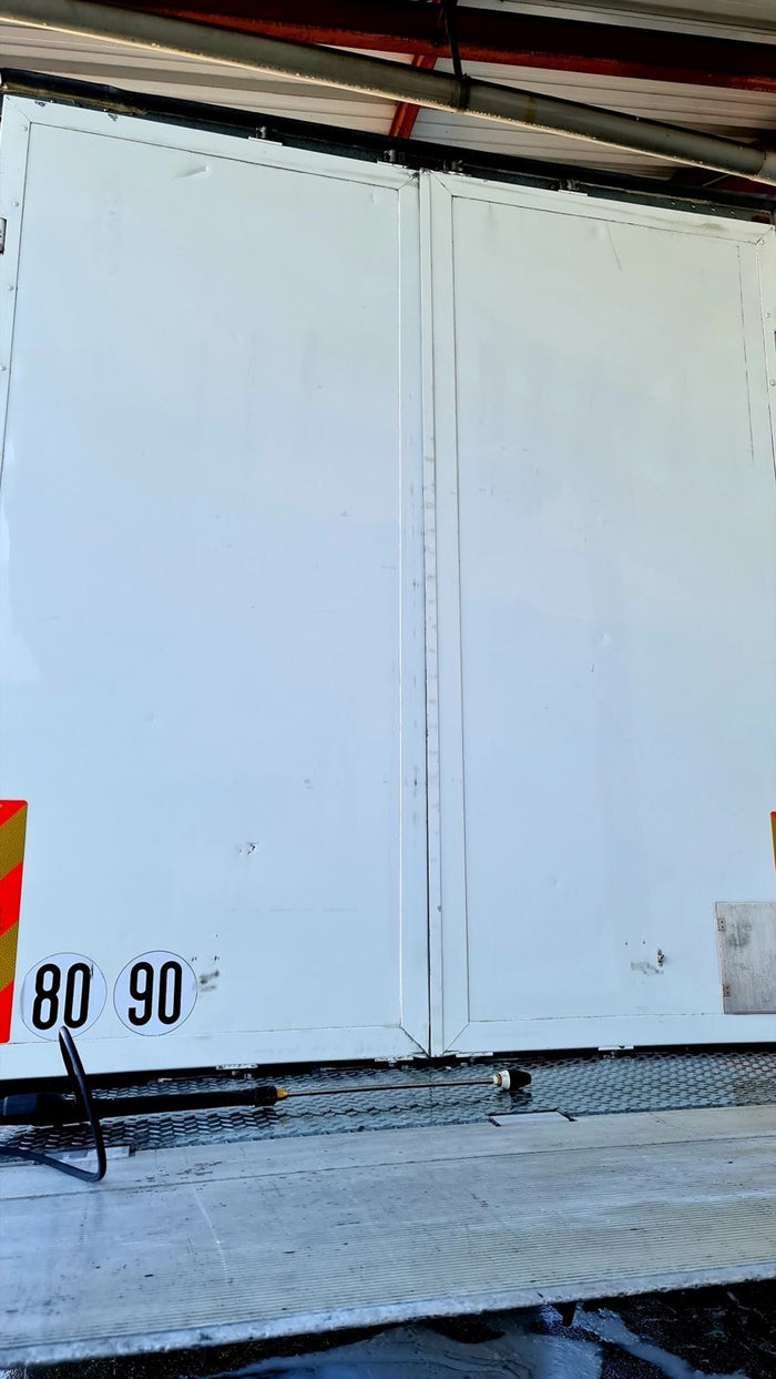 Caisse de poids lourd : lavage ShineClean®