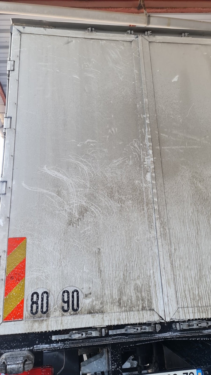 Caisse de poids lourd : lavage ShineClean®