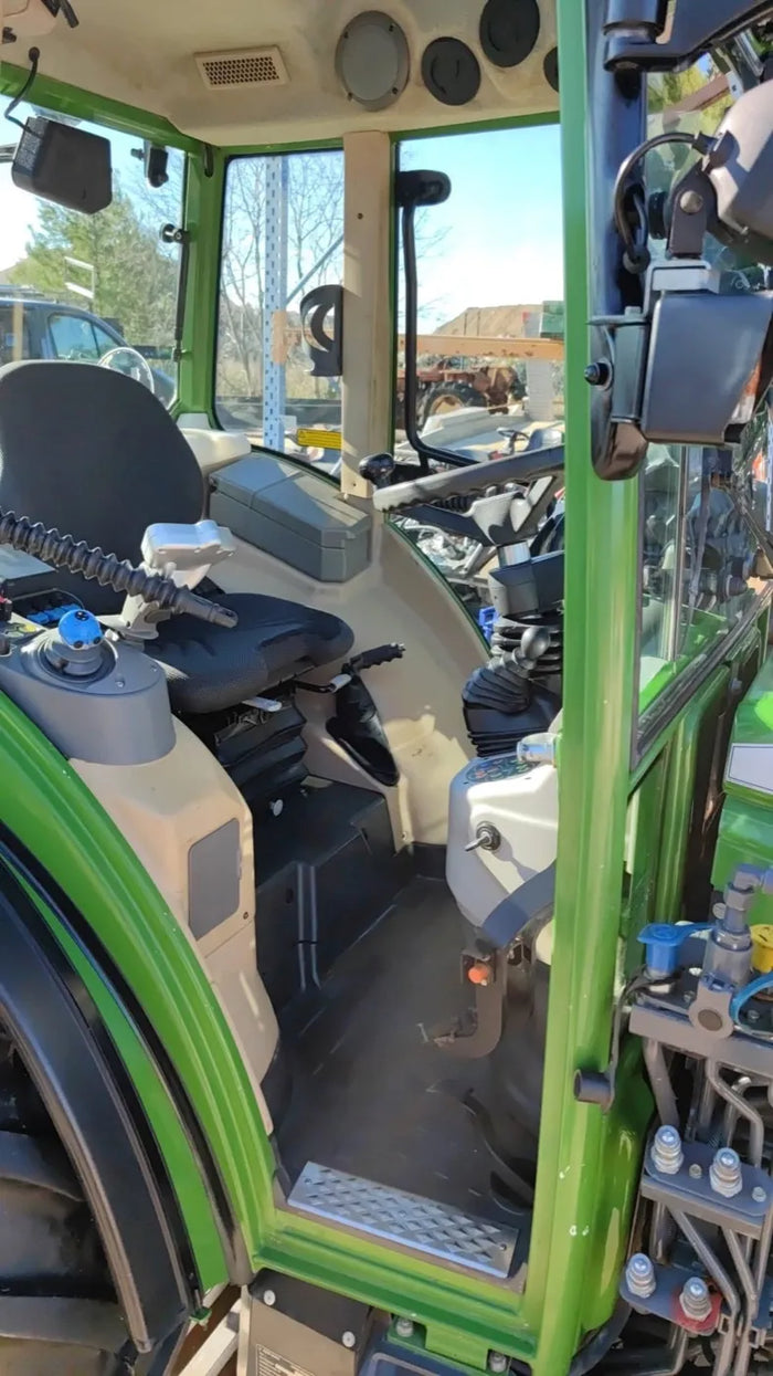 Cabine de tracteur : extérieur décrassé
